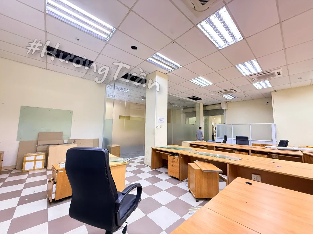 CHO THUÊ VĂN PHÒNG MẶT TIỀN TRẦN HƯNG ĐẠO, 251M2 TẦNG TRỆT, TÒA NHÀ PVCOMBANK, 67.77 TRIỆU — ảnh 9