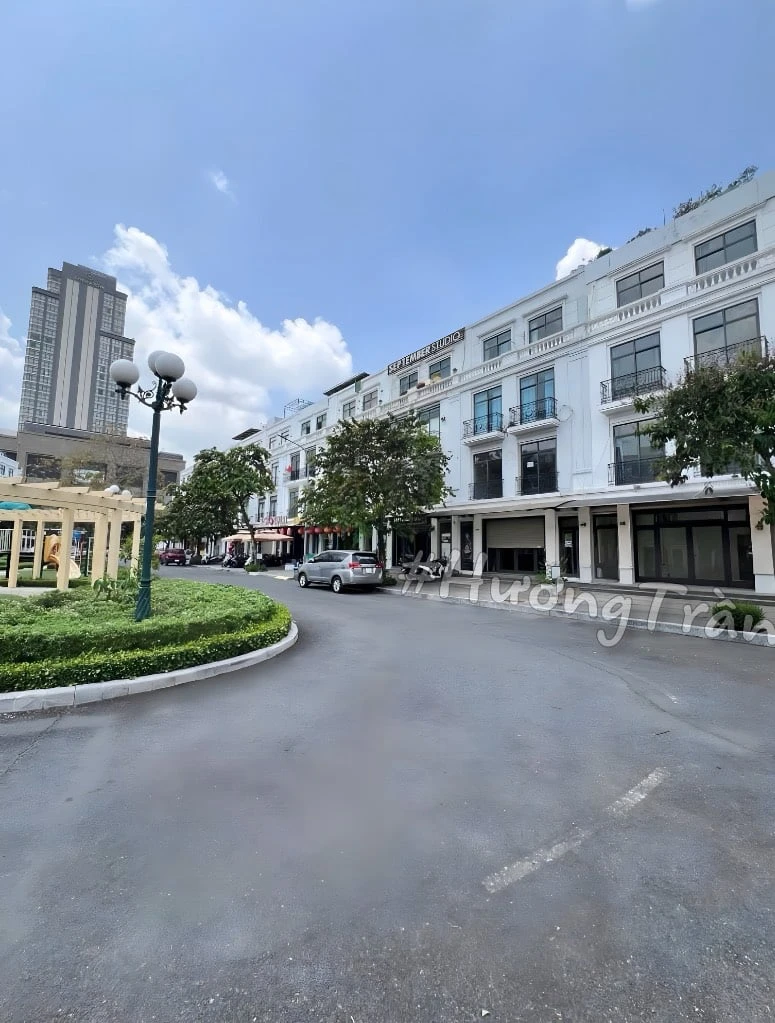 CHO THUÊ CĂN SHOPHOUSE VINCOM CẦN THƠ, 4 TẦNG, ĐƯỜNG 30/4, GIÁ 35 TRIỆU — ảnh 1