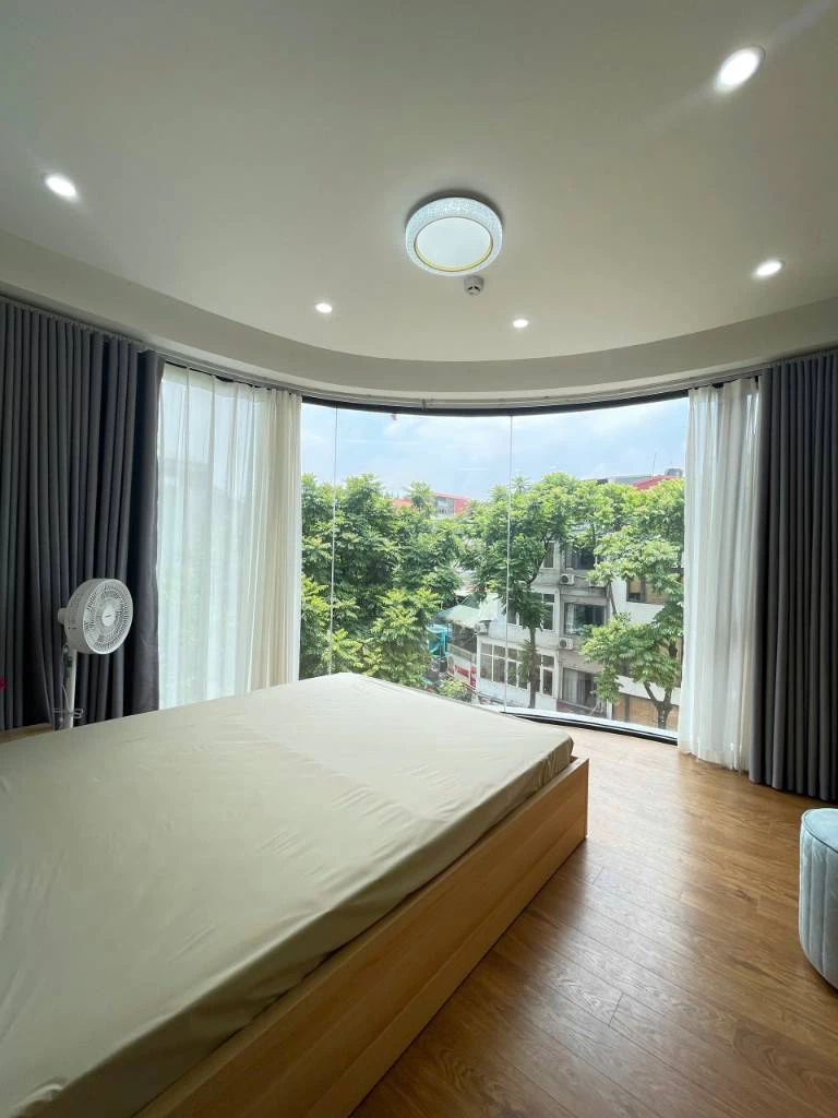 New, cho thuê phòng Phan Kế Bính Ba Đình, 2PN 2WC ô tô đỗ cửa, full nội thất có ban công rộng — ảnh 1