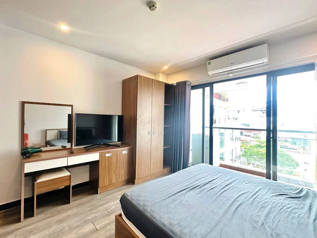 Cho thuê Studio Xuân La Tây Hồ, siêu rộng ô tô đỗ cửa, ra hồ Tây 50m, full nội thất, ban công thoáng — ảnh 2
