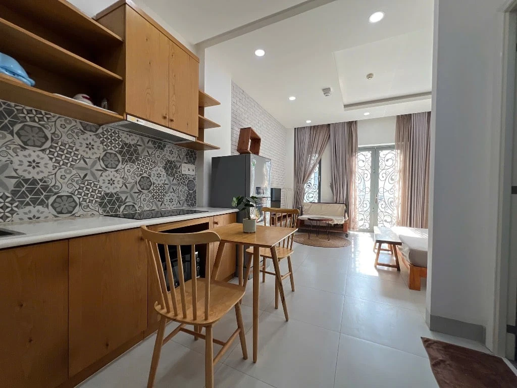 CĂN HỘ 1 PHÒNG NGỦ PHẠM VIẾT CHÁNH, BÌNH THẠNH, BAN CÔNG TÁCH BẾP KHU BẾP RỘNG — ảnh 2