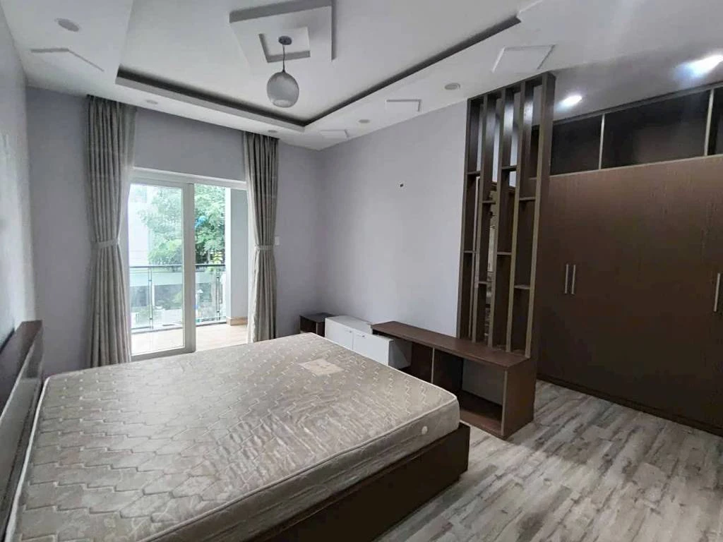 Cho thuê nhà Mega Village Khang Điền, DT 75m2 nội thất cơ bản, 3 tầng, giá thuê 13.5tr bao PQL — ảnh 3