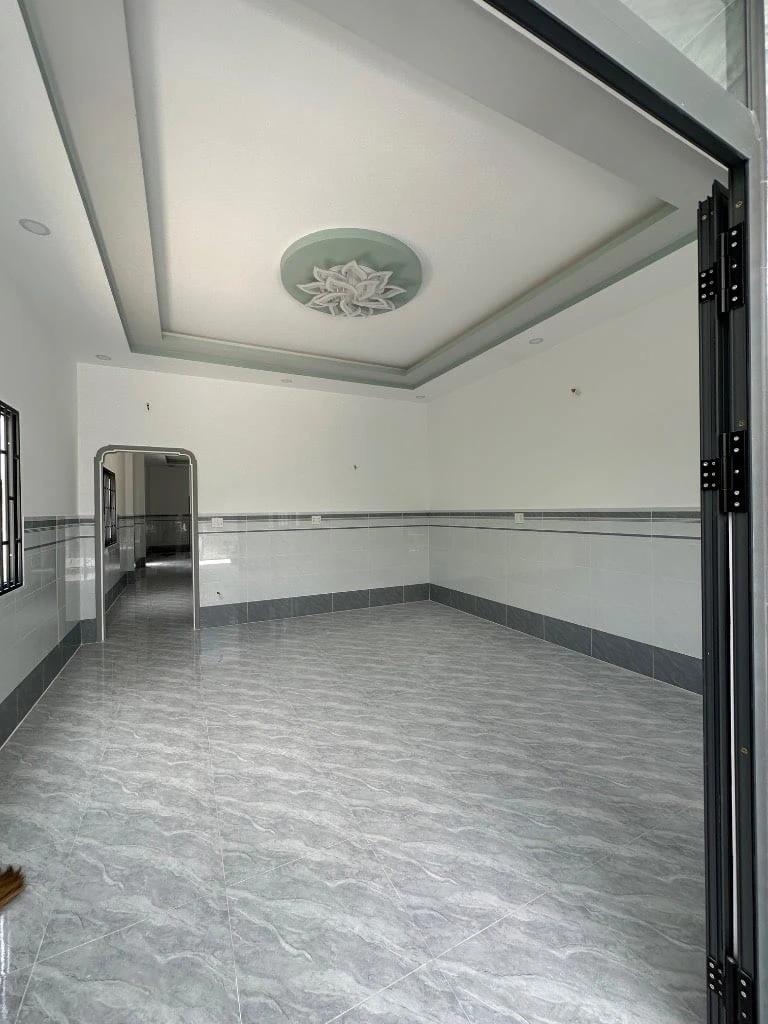 BÁN NHÀ ẤP LONG THỚI LONG AN, NHÀ MỚI ĐẸP, SÂN RỘNG ĐẬU Ô TÔ, CHỈ 2 TỶ 8 — ảnh 3