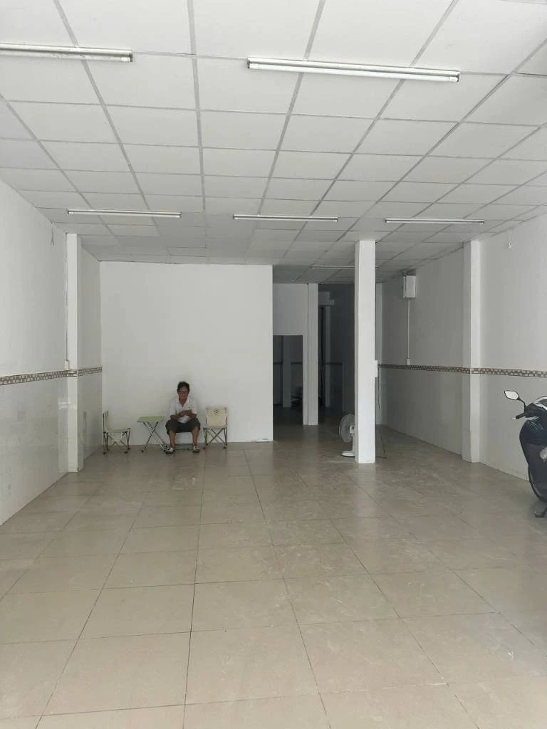 CHO THUÊ NHÀ MẶT TIỀN NƠ TRANG LONG, BÌNH THẠNH, 6X18M, 3 TẦNG, GIÁ CHỈ 40TR/THÁNG — ảnh 2