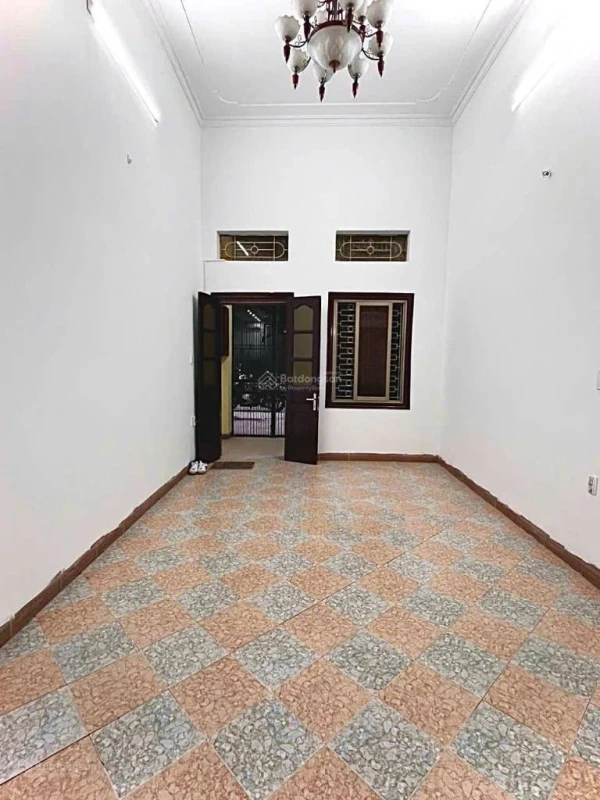 Cho thuê nhà Hạ Yên Quyết, Cầu Giấy, 45m x 3.5 tầng, ô tô đỗ cửa, giá 15 triệu/tháng