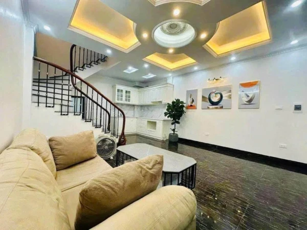 Cho thuê nhà ngõ 559 Kim Ngưu, Hai Bà Trưng, 35m x 5 tầng nhà mới đẹp, giá 17 triệu