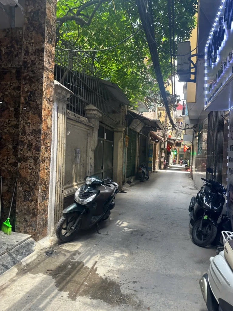 BÁN NHÀ PHẠM VĂN ĐỒNG, CẦU GIẤY, DT 56M2, MẶT TIỀN 6M , Ô TÔ KINH DOANH GẦN PHỐ, BÁN NHANH — ảnh 2