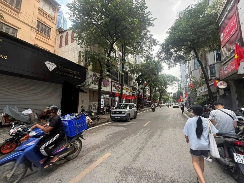 BÁN NHÀ PHẠM VĂN ĐỒNG, CẦU GIẤY, DT 56M2, MẶT TIỀN 6M , Ô TÔ KINH DOANH GẦN PHỐ, BÁN NHANH — ảnh 3