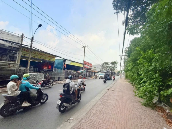 Mặt Tiền BÌNH LONG – Tân Phú – Tiềm Năng Tăng Gía ( 4x48m, Cấp 4 đang cho thuê ) Tài Chính 11 Tỷ