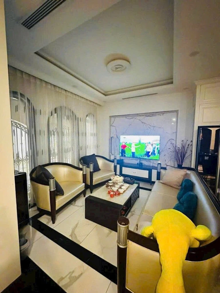 BÁN BIỆT THỰ Ô CHỢ DỪA, LÕI ĐỐNG ĐA,GẦN 100M2, VỈA HÈ Ô TÔ, KINH DOANH, DÂN TRÍ CAO — ảnh 2