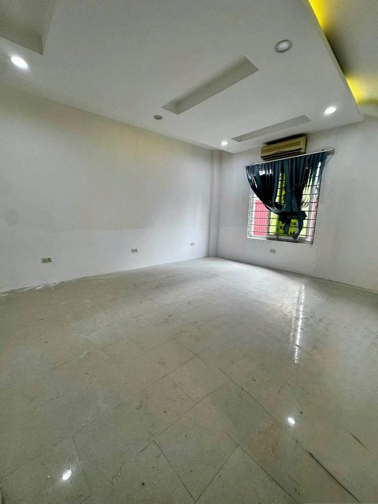 CHO THUÊ NHÀ NGUYỄN KHUYẾN VĂN MIẾU, ĐỐNG ĐA, 100M² 6 TẦNG THANG MÁY, Ô TÔ ĐỖ CỬA, GIÁ 45 TRIỆU — ảnh 2