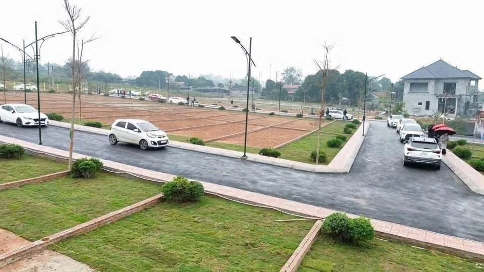 Bán đất Phú Cát Hoà Lạc, dt 100 m full Thổ Cư sổ đỏ trao tay trong ngày, giá chỉ 2,7 tỷ — ảnh 1
