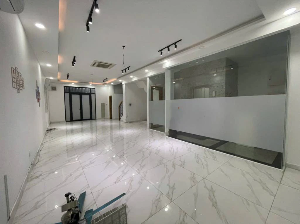 Cho thuê tầng trệt Vinhomes Grand Park, máy lạnh âm trần, lối đi riêng, giá 15 triệu/tháng — ảnh 2