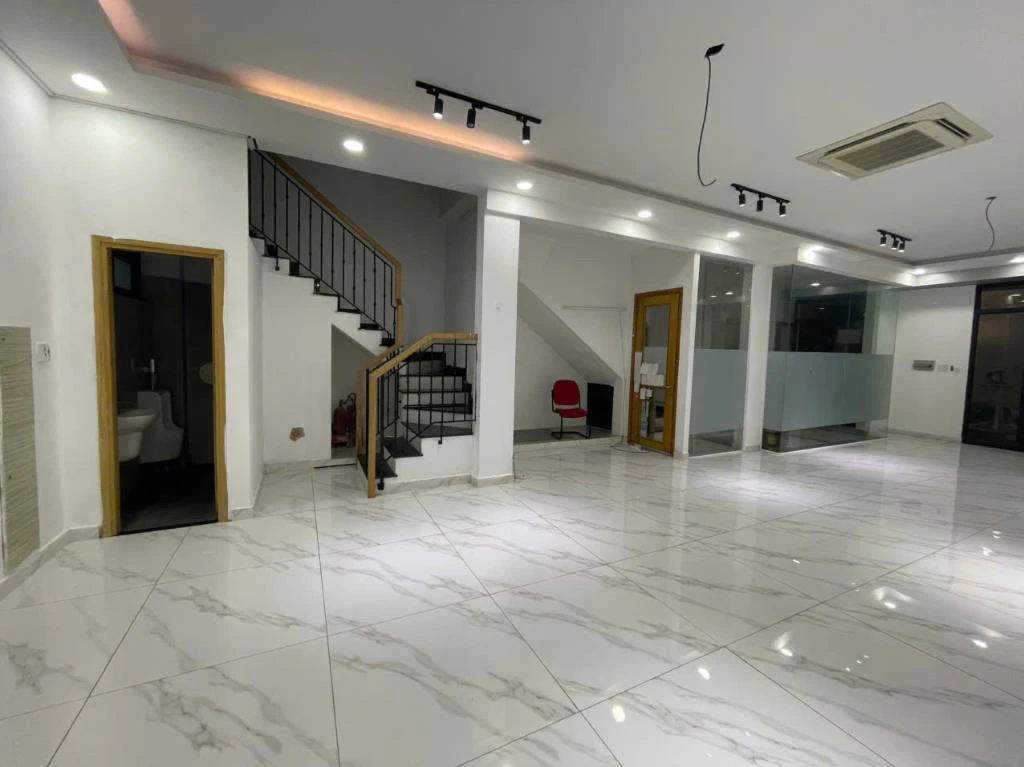 Cho thuê tầng trệt Vinhomes Grand Park, máy lạnh âm trần, lối đi riêng, giá 15 triệu/tháng — ảnh 3