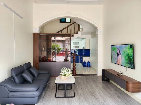 Cho thuê nhà mặt phố Văn Cao, Hải An, Hải Phòng DT 45m2, 4 phòng ngủ, giá 15tr