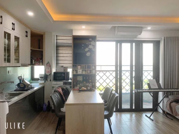 Cho thuê Căn hộ tại Ngõ 193 Trích Sài Tây Hồ, 1N,1K Full đồ VIP, View hồ Tây, chỉ 12tr