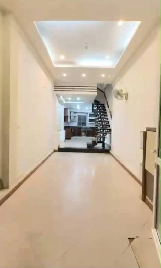 Cho thuê nhà ngõ 178 Tây Sơn Đống Đa, dt 40M² 5 Tầng 4 Ngủ Full Nội Thất, giá 15tr — ảnh 1