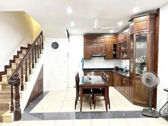 Cho thuê nhà Giải Phóng Hoàng Mai, dt 45M² 4 Tầng 4 Ngủ, NTCB, Ô Tô Đỗ Cửa, giá 12,5tr — ảnh 1