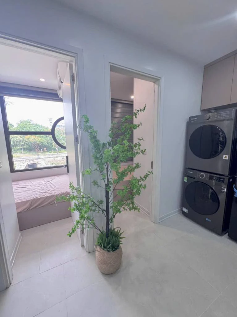 CHO THUÊ CĂN HỘ MẶT TIỀN NGUYỄN ĐÌNH HOÀN CẦU GIẤY, 2PN 1PK FULL ĐỒ GIẶT SẤY RIÊNG, OTO ĐỖ CỬA — ảnh 2